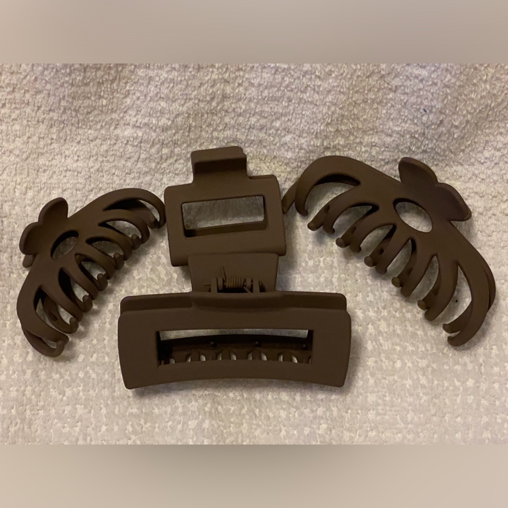 Assorted clips